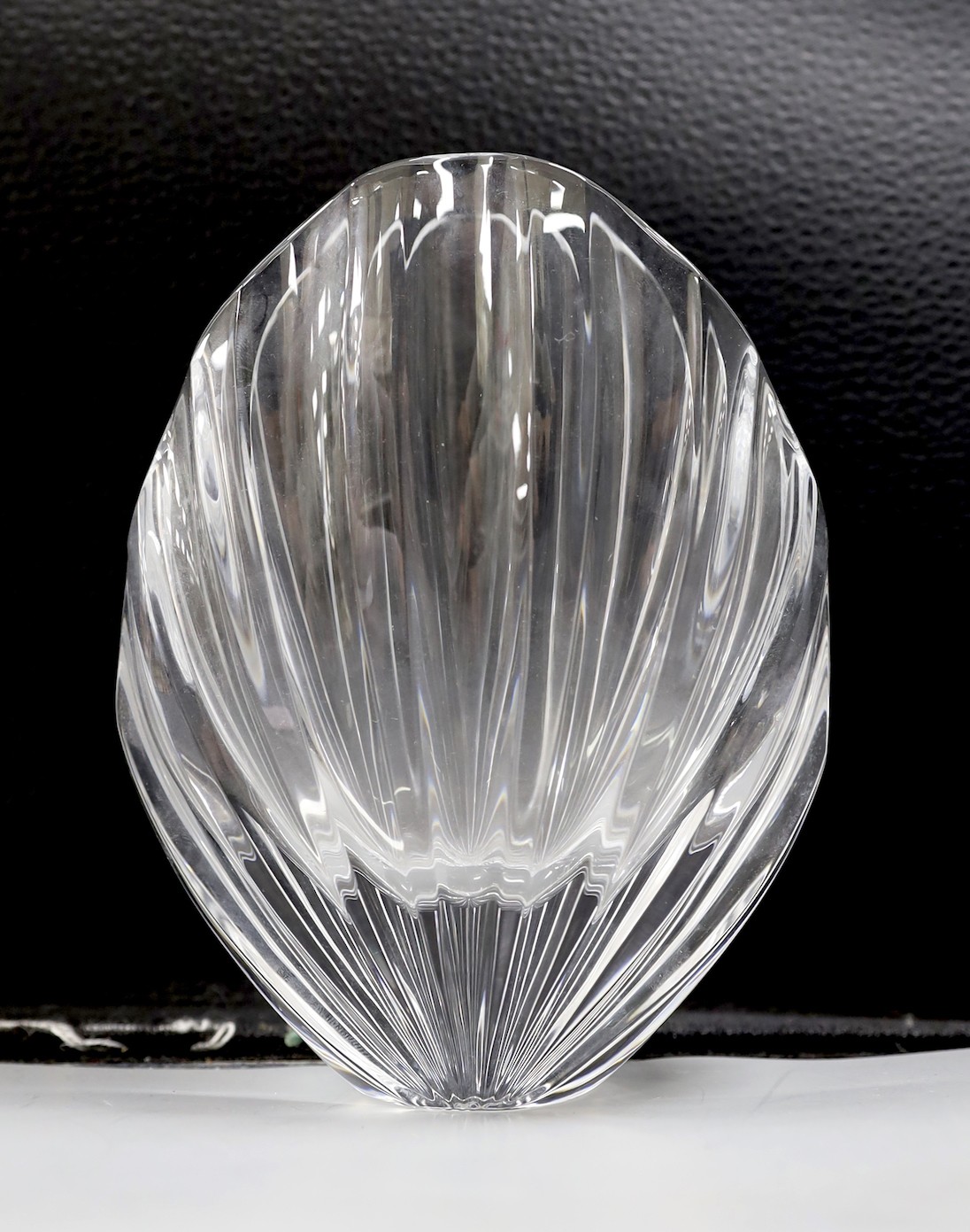 Baccarat - a glass shell shaped vase, 18cm high, two eggs and two hearts